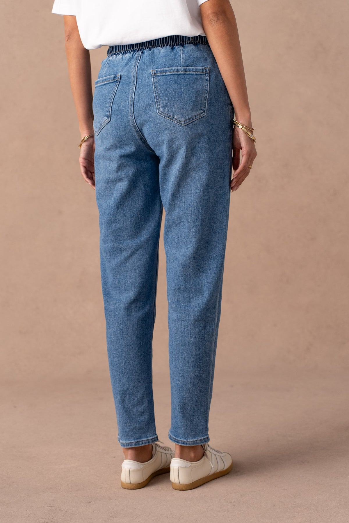 Jean mom fit à taille élastiquée