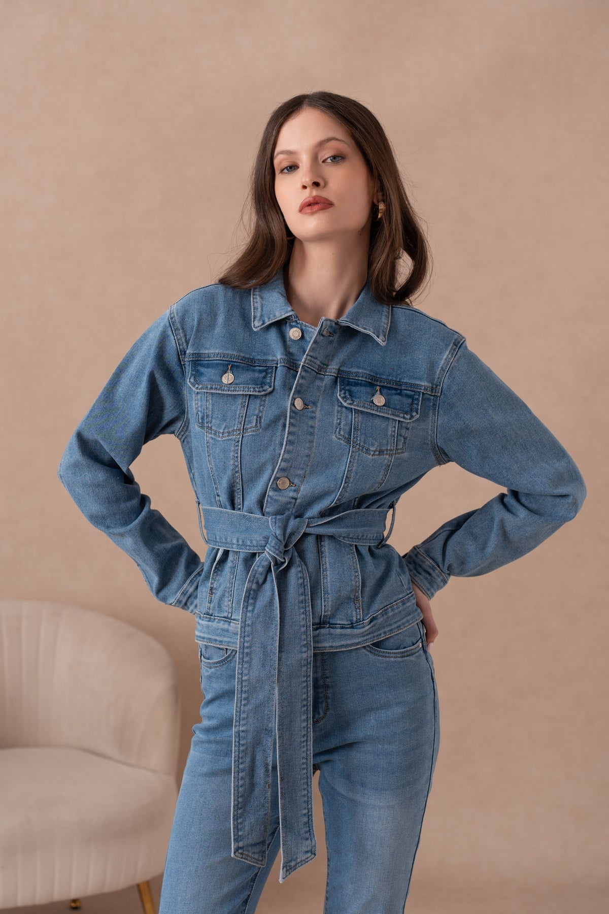 Veste en jean avec ceinture