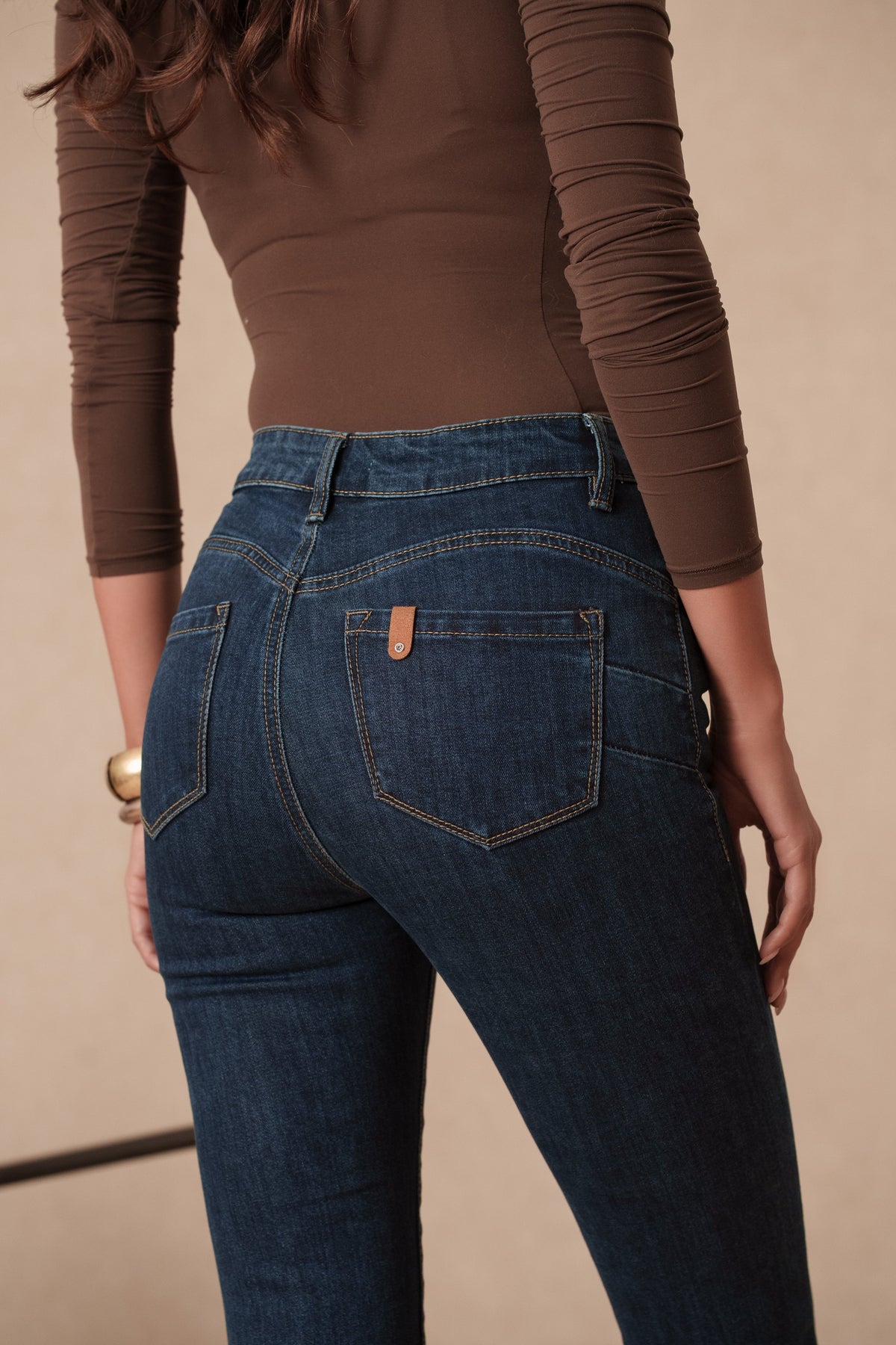 Jean regular fit push up grande taille avec détail cuir
