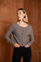 Pull léger avec boutons