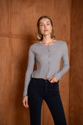 Pull léger avec boutons
