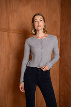 Pull léger avec boutons
