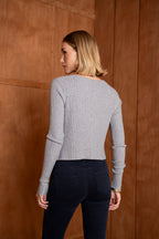 Pull léger avec boutons