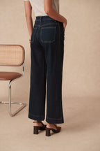Jean large avec couture sur le côté