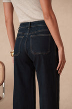 Jean large avec couture sur le côté