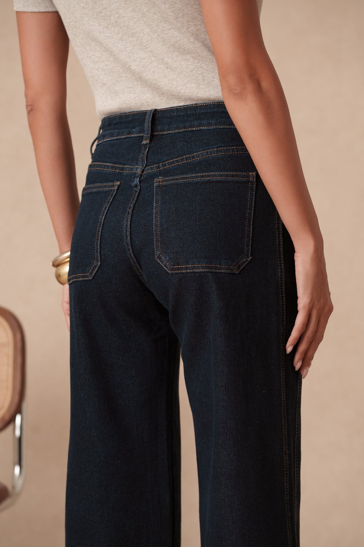 Jean large avec couture sur le côté