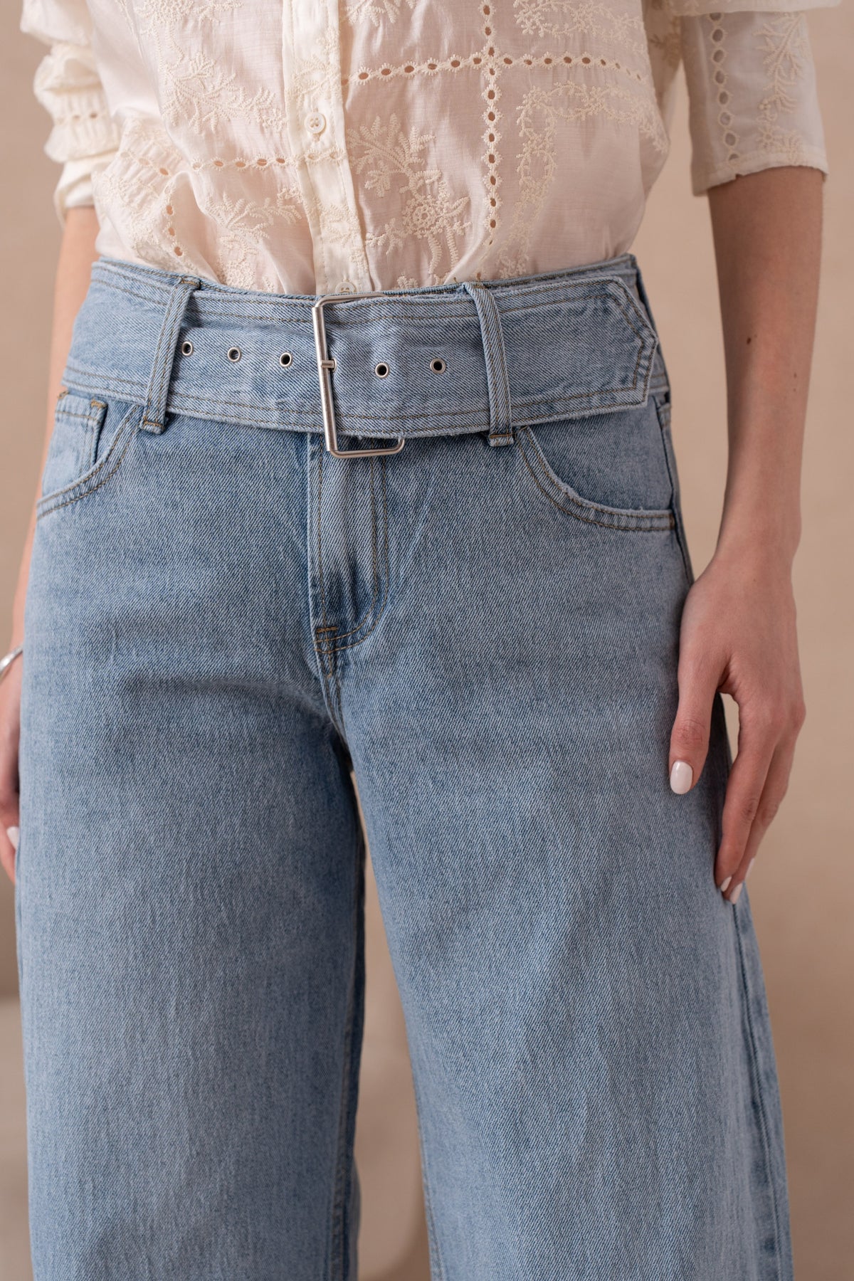 Jean large avec ceinture