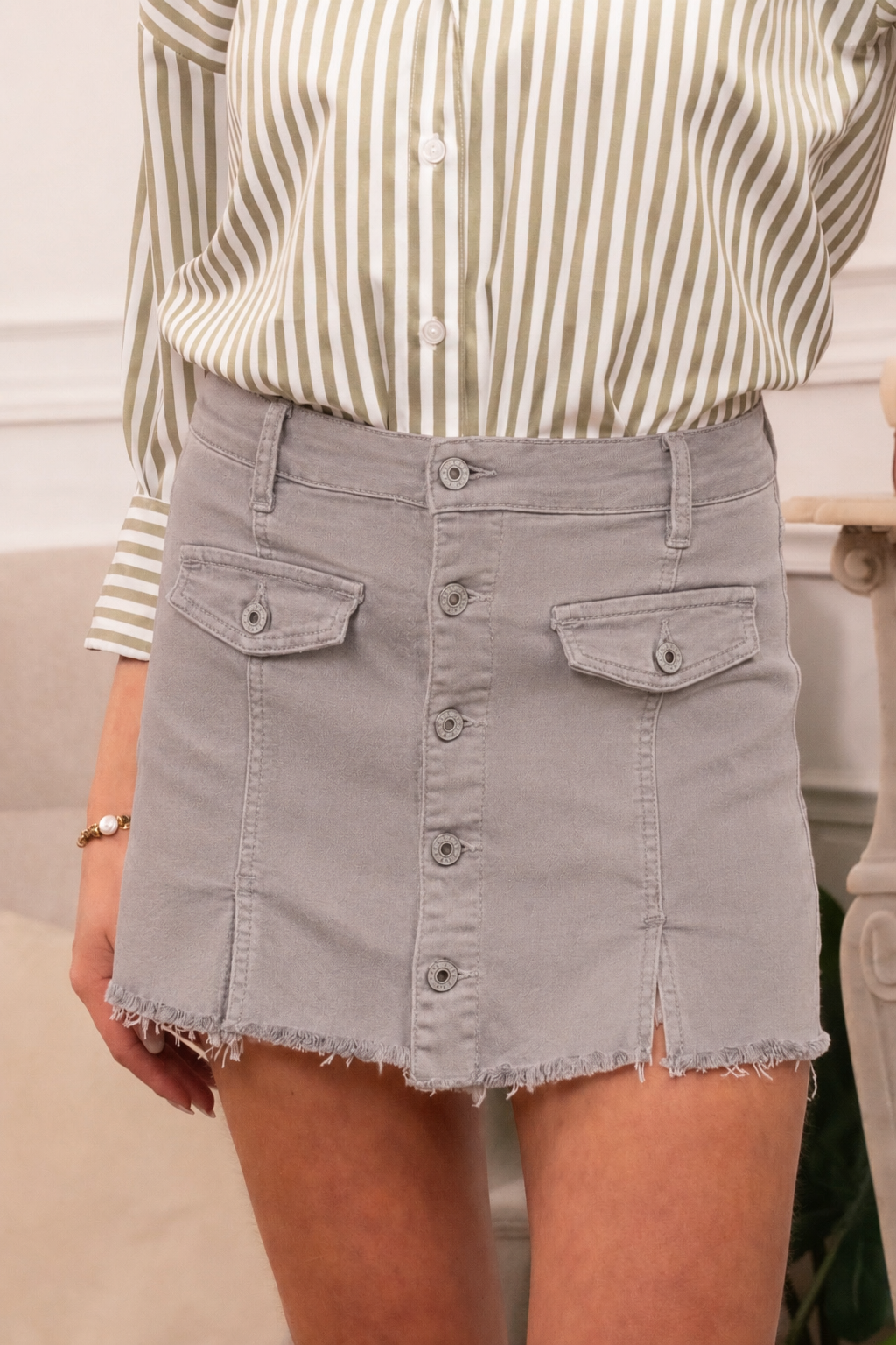 Jupe short à boutons couleur