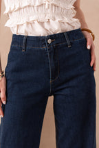 Jean large avec couture sur le côté